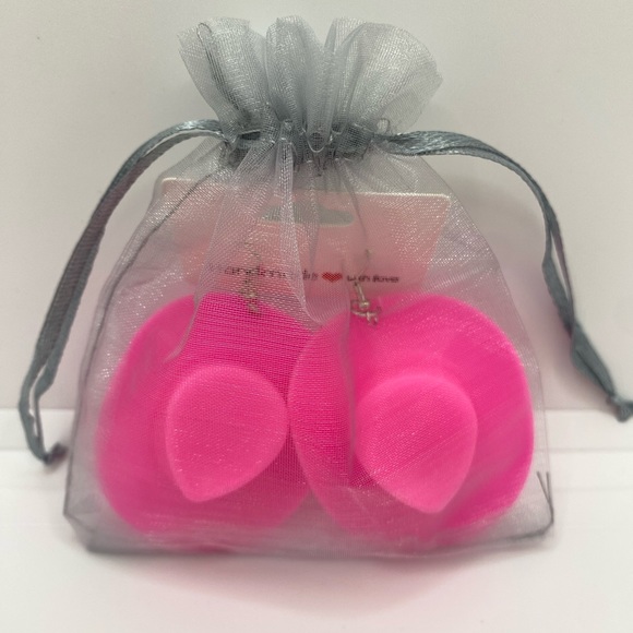 NWT Hot pink cowgirl hat earrings. - Picture 5 of 6
